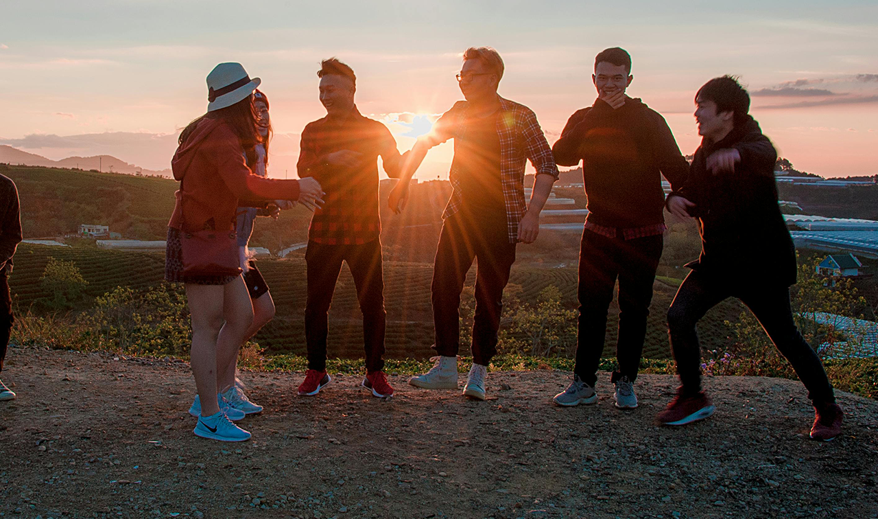 Anxiety Therapy for Teens, image of teenagers hanging out outside.