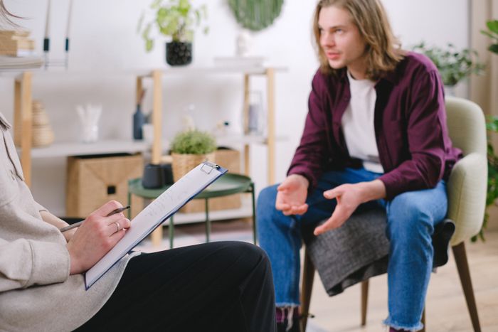 What Does an EMDR Therapist Do?